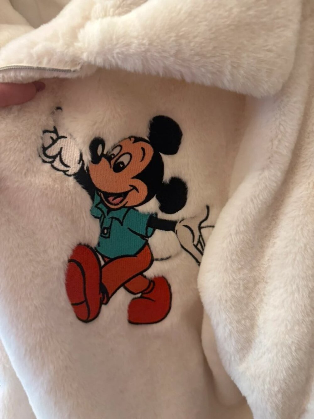 Disney Mickey xl white fur jacket coat embroidered - Picture 6 of 9